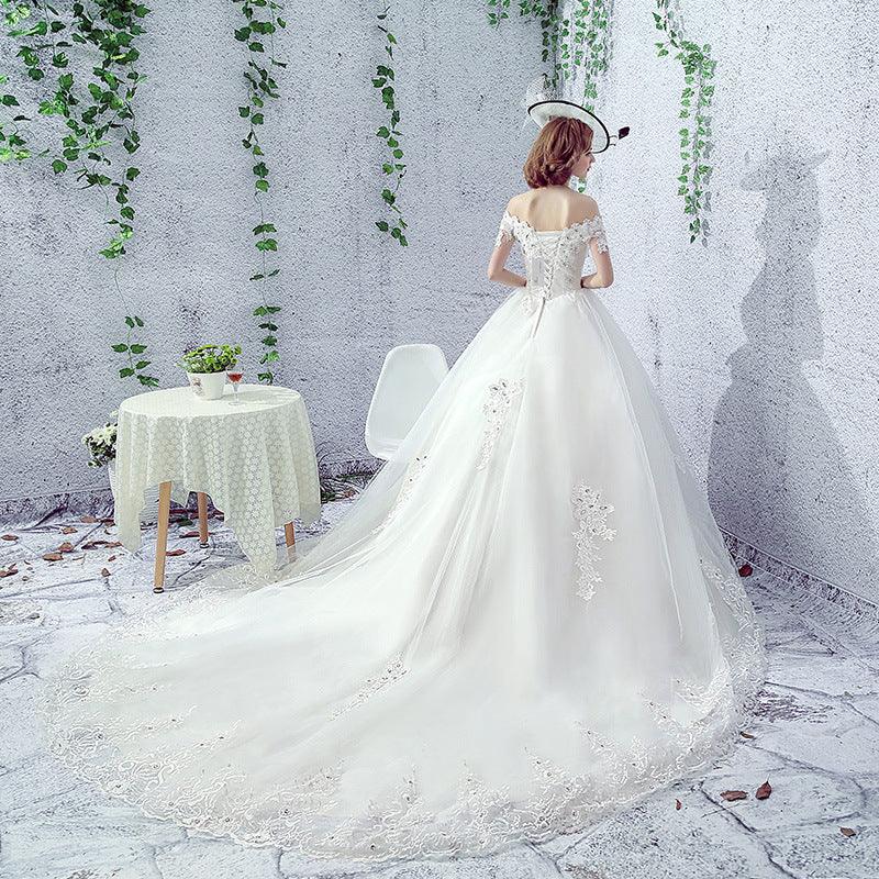 Absolutely Stunning Wedding Dress Detailed Shoulder Covering & Trailing French Veil Hepburn Style