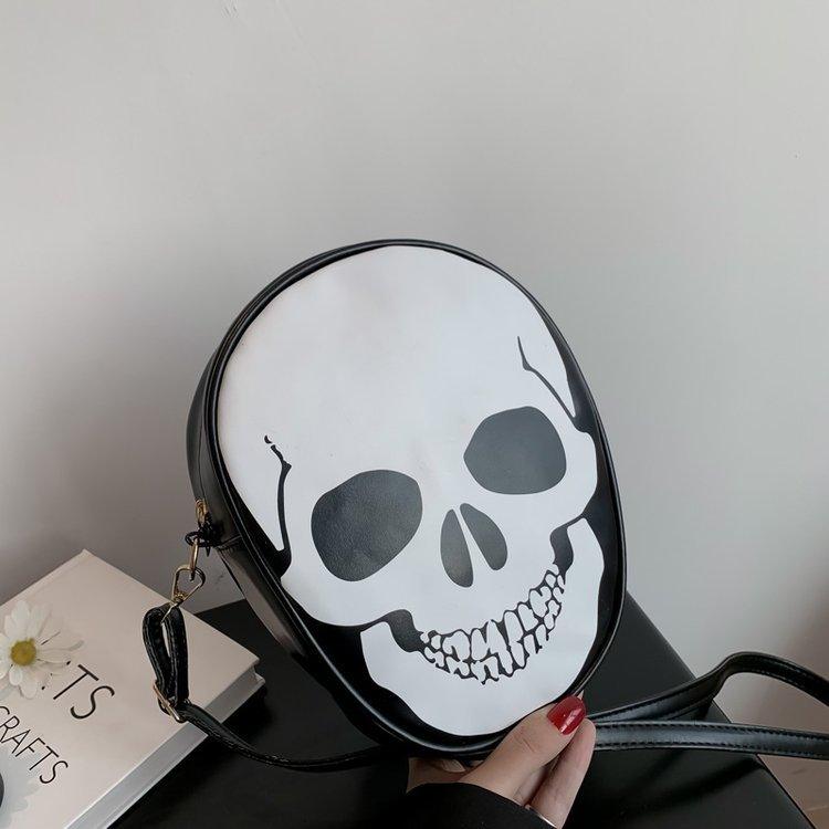 Halloween Skull Shoulder Bag: A Quirky Messenger Bag for Kids and Couples, Perfect for Outdoor Activities and Carrying Small Phones for Women.