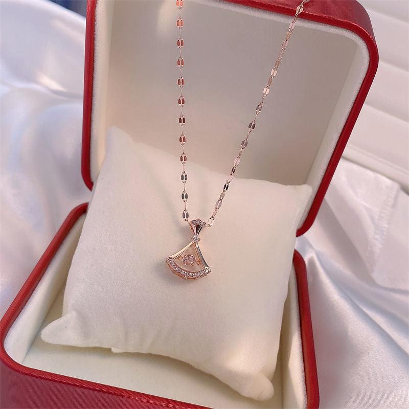 Simple Full Diamond Perfume Bottle Clavicle Chain Necklace