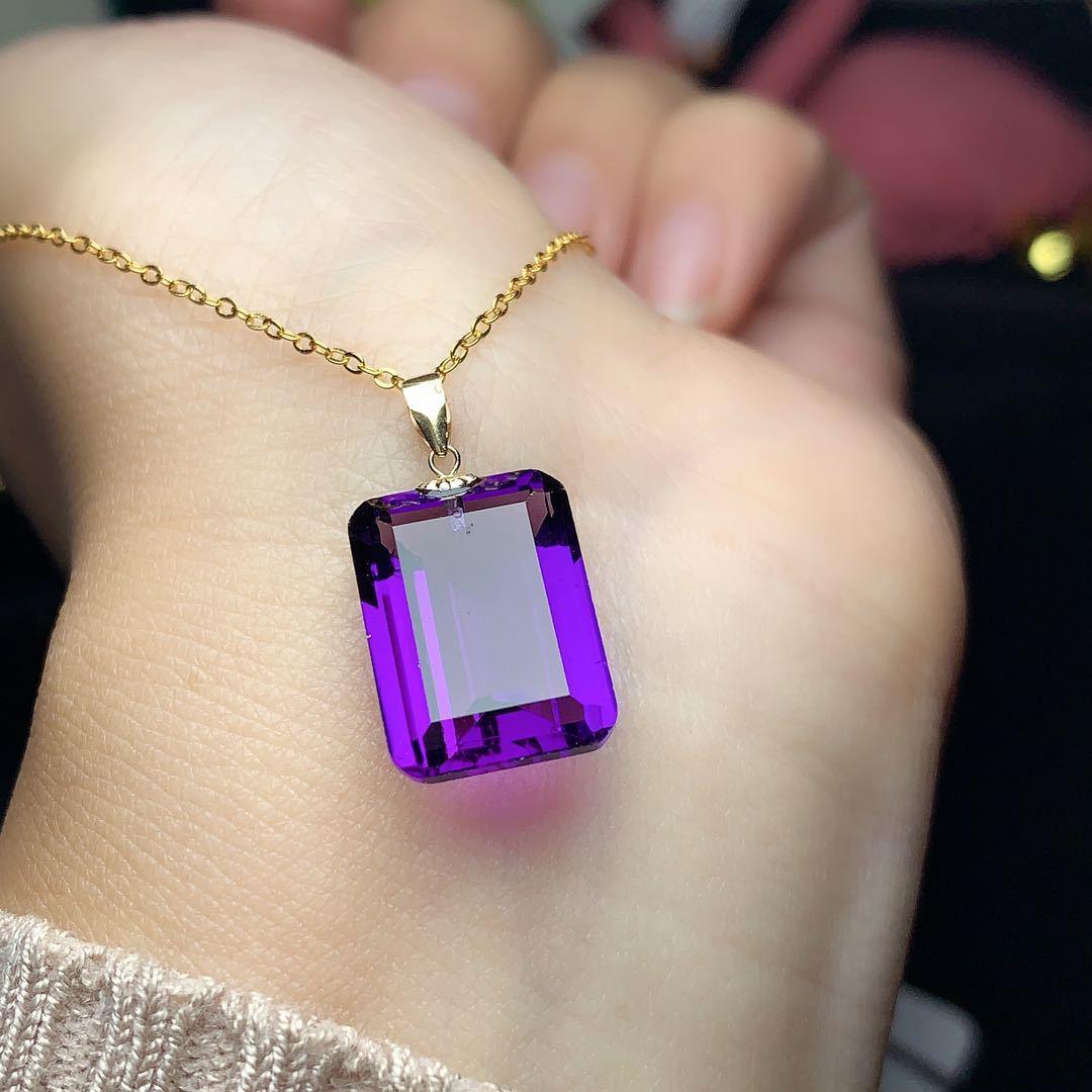 Beautiful Purple Amethyst Pendant - 18K Gold