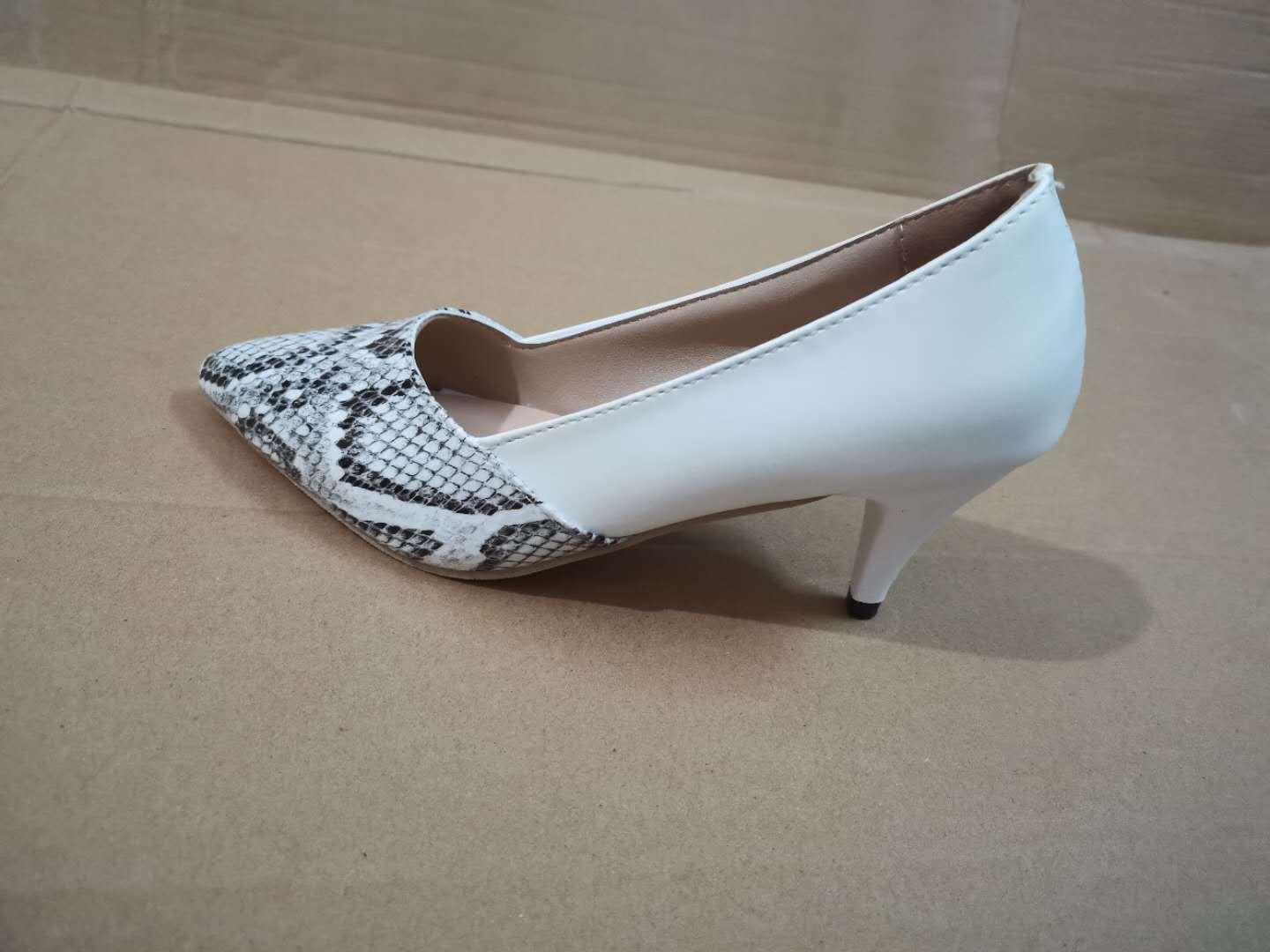 Ladies Pointed Toe Shallow Shoes